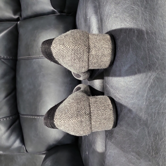 Women's Heels - Picture 6 of 9